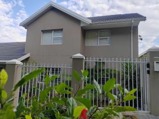 Leafy Retreat Kenridge - Durbanville - 8