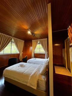 3 Retro-Antique Inspired Interconnected Family Rooms at Country Lodge - Eco Valley Retreat 豐之谷 - Tawau - 0