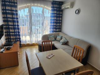 Golden Dreams Apartment - Sunny Beach - 3