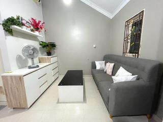Palm Beach Stay Near to Grand Batam Penuin Nagoya Hill - Nagoya - 0