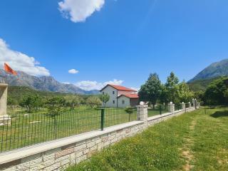 Riverside Retreat Entire Vila - Vranisht - 0