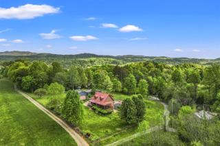 Hidden Star Hideaway-Blackberry Farm-Smoky Mtn Nat Park-Hot Tub- Fire Pit- Fenced Yard- Pet Friendly - Walland - 1