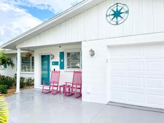 5 min drive to Beach - Beach Gear, Bikes, Firepit - Englewood - 0