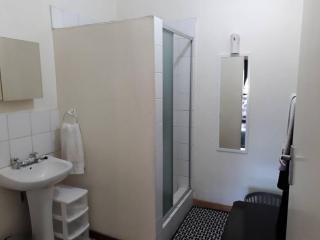 Charming, well equipped bachelor unit - 5