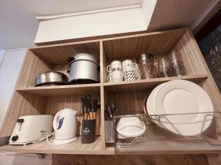 GOLDY'S PLACE 2-BEDROOM WITH BALCONY NETFLX Karaoke Youtube - 6