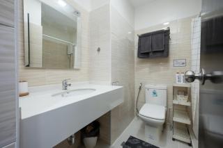 Studio Unit Near IT Park, SM and Ayala with Pool, Balcony and Fast Wifi - Mandaue City - 2