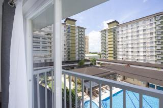 Studio Unit Near IT Park, SM and Ayala with Pool, Balcony and Fast Wifi - Mandaue City - 5
