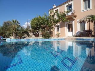 Villa Petra with heated pool - Kalochorafitis - 6