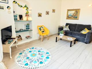 St Joseph · Great holiday flat - old town for 4 - 8