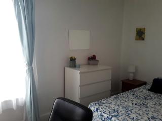 Portsmouth House near Centre 3 Bedrooms - 5