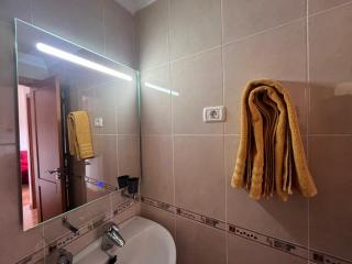 Melo Home Vecindario-Near AirPort-Elevator-Garage - Sardina - 2