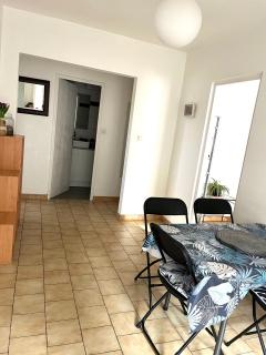 Appartement de 80m2 aux portes de Lyon avec ascenseur, balcon, parking - 9
