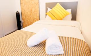 Stylish Rooms 1-Minute Walk to Camden Town Metro, Shops, Cafes, Bars & Restaurants with Shared Bathrooms - Londra - 7