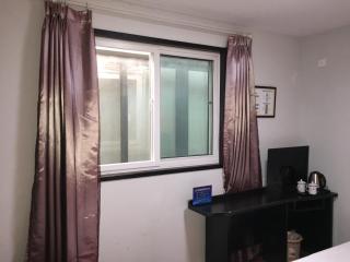 Spring Time Hostel--Nearby Tiananmen square & Forbidden City & Wangfujing Street & Line 5,6 Subway Nearby,Free WiFi - 1