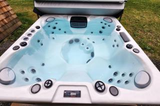 Cottontail Cabin with Hot Tub and wood fired Sauna - Merrickville - 4