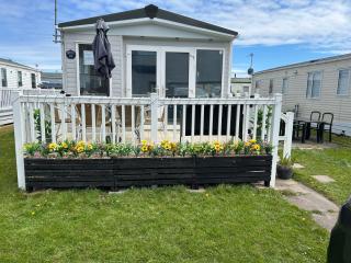 Beachcomber, A Modern caravan with CH and DG, Smart tv in every room and private broadband - Rhyl - 8