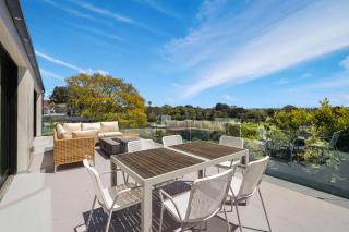 Stunning Modern 5BR Family Mansion, Panoramic views of Penmar Golf, Pet Friendly! - 8