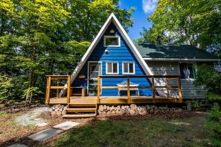 A-frame Cottage Lakeside, Charleston lake - - 0