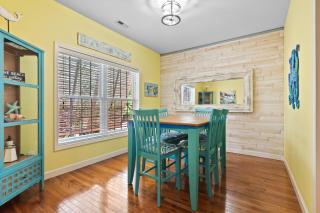 Stunning Beach Cottage! Hot Tub and Pet Friendly! Sleeps 6! - Myrtle Beach - 2