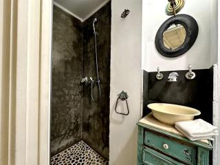 Budget 2 bed in Bica Apart w Air Con - Belle Epoque - Lisbon - 9