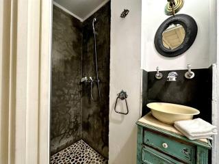 Budget 2 bed in Bica Apart w Air Con - Belle Epoque - Lisbon - 4