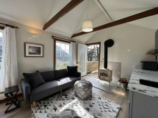 Boathouse Cottage (Historic Coast Guard property) - Point Arena - 0