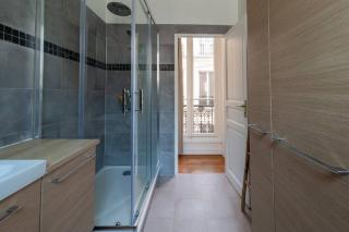 Heart of Paris Haussman apartment quiet & balcony - 3