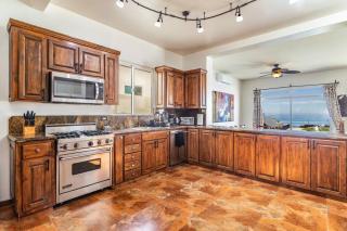 Oceanfront Home with Private Pool and Hot Tub - La Bloquera - 2
