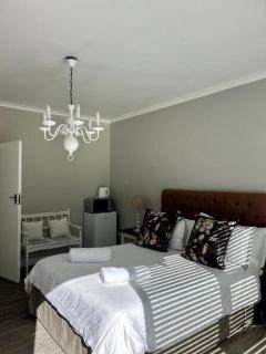 Enchanted Guests - Oudtshoorn - 9