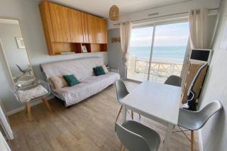 Sur la plage de Bonne Source les pieds dans l'eau - 4