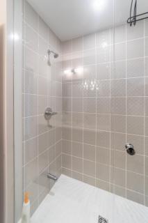 Beautiful New Townhouse in Quiet Neighbourhood - 5