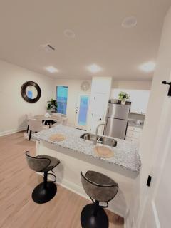 Elegant Spacious Home Near Top Attractions - Helotes - 0