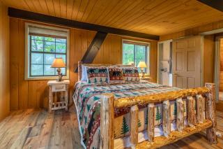 Gatlinburg Cabin With Breathtaking Views, Hot Tub, Sauna, 10 min to downtown and National Park - Gatlinburg - 3