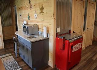 Luxury 3/2.5 Cabin: Lake views, Theatre+GameRoom! - Bryson City - 6