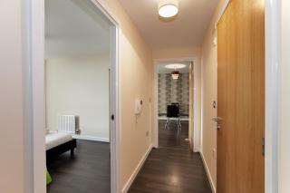 ShortstayMK Vizion apartments, with free superfast wi-fi, parking - Milton Keynes - 8