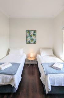 Charming Large Home: Modern Comfort and Convenience - 5