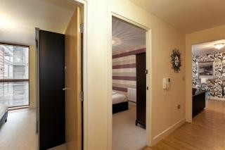 ShortstayMK Vizion apartments, with free superfast wi-fi, parking - Milton Keynes - 3