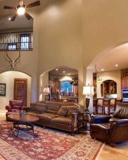 Rockin' B Ranch Summit House - Pipe Creek - 4
