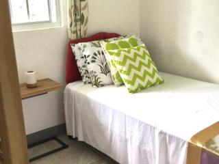 HouseSleeps3-SeaView-Ac-Parking-2Br-NearBlueLagoon - Port Antonio - 7