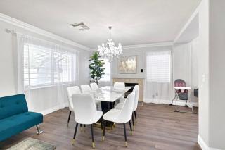 Modern Home in Las Vegas Near Strip with Pool and Jacuzzi - 3