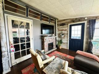 Salty Dog Cottage - Surfside Beach - 1