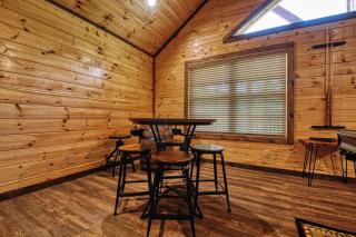 Adventure Retreat/Cabin/Pool+Hot Tub/Game Room+Theater - Sevierville - 1