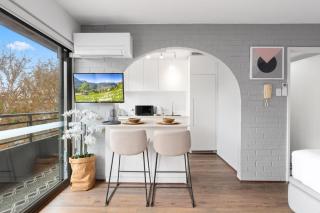 Chic Studio with Pool Overlooking the City - Sydney - 8
