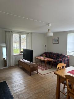 Charmigt trähus i skogsbrynet i Huskvarna - 7