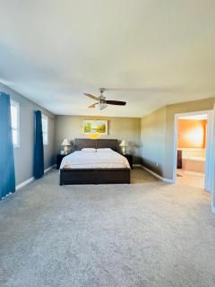 Spacious 4-Bedroom Home in Desirable Barrie Neighborhood - Barrie - 3