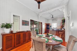 Masterfully Restored Queenslander Near Esplanade - Cairns North - 8