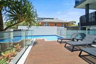 5th Floor Beachside Ocean View with Wi-Fi, Pool and Gym - Gold Coast - 3