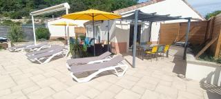 Gîte myosotis Piscine Privée 4 Chambres - 6