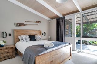 Secluded 3-Bed Retreat Moments to the Beach - Surf Beach - 7