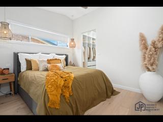 Elegant Beachside Retreat with Luxurious Amenities - Tomakin - 8